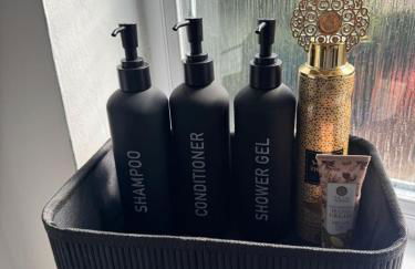 Stylish 3-Bedroom Home, Patio & High-Speed Wi-Fi - Foto 56