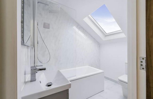 Luxury Self-contained 2-bedroom Duplex Apartment - Foto 6