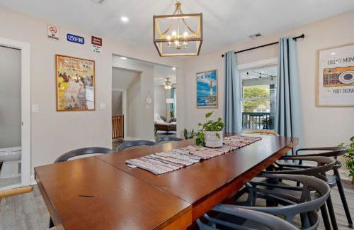 Beautifully Renovated 6BR 2BA 2 Blocks to Beach - Foto 15