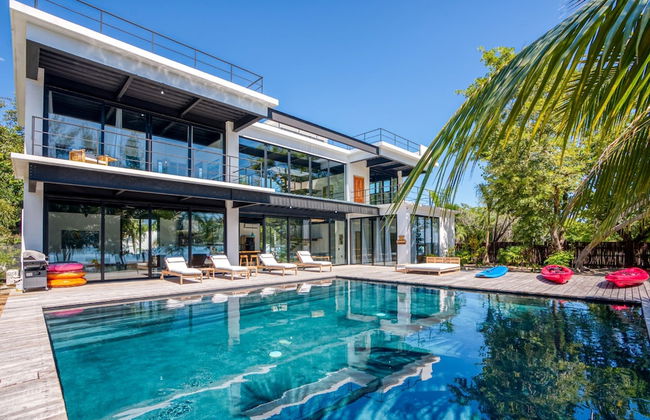 Balam Beach Villa - Modern 4bed Oceanfront w Pool - Foto 1