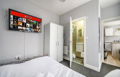 * Well equipped apartment for a relaxing cosy and luxurious fun stay + Free Parking + Free Fast WiFi * - Foto 20