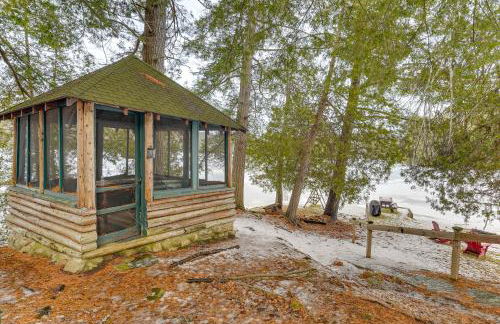 Great for Gatherings! Lakefront Ticonderoga Villa - Foto 43