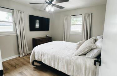 Newly Renovated Home With Pool - Foto 21