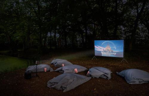 Merry Lakes - Luxury Lakeside Escape with Pool - Just 30 Minutes from London - Foto 61