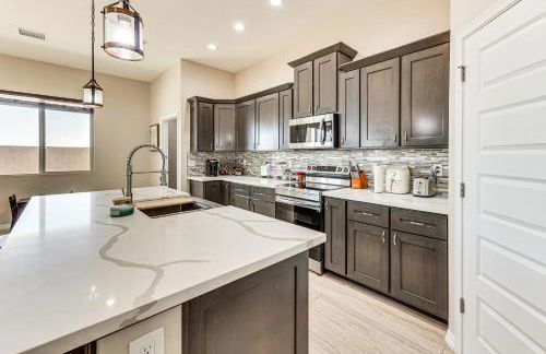 Mtn-View Home with Patio, 3 Mi to Colorado River! - Foto 9