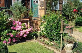 Holiday Home Haus Elbrose inmitten von Rosen mit Elbdeichzugang by Interhome - Foto 2