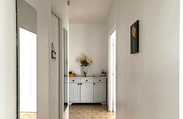 Appartement de 80m2 aux portes de Lyon avec ascenseur, balcon, parking - Foto 1