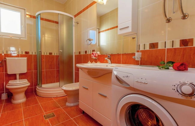 Luring Apartment in Dramalj with Hot Tub - Foto 17