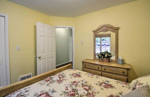 Anderson Island Retreat with Lakefront Deck and Canoe! - Foto 25