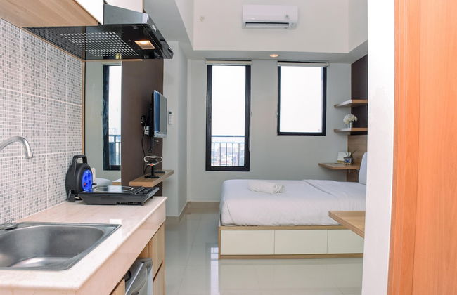 Comfy Studio Room at Evenciio Margonda Apartment - Photo 15