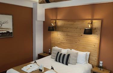 REST On The Pedestrian Street - Photo 2