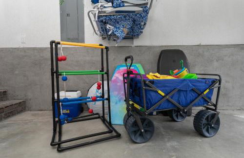 Mins to the Beach/King Beds/Arcade-Snowbird Deals! - Foto 29