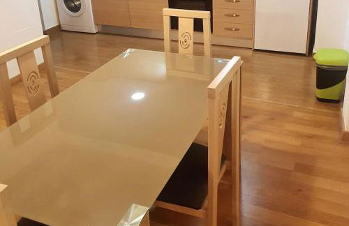 2F, Aire Acondic, 80m2, 2 dormitorios, 4 huéspedes, WIFI GRATIS - Foto 6