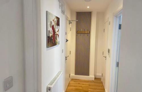 Elegant Windsor Flat - Short Walk to Windsor Castle, River Thames & Train Station - Foto 21