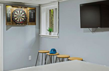 Frolic on Fern by Avantstay Enclosed Deck w/ Forest Views, Bar - Foto 44