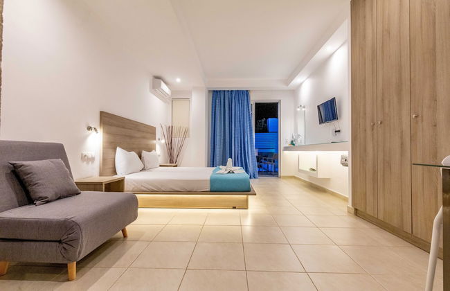 Stay Helios - Aparts & Pool Suites - Photo 10