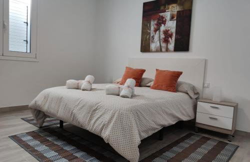 CASA PIRÁMIDE 2. Terraza WiFi y Parking Privado - Foto 10