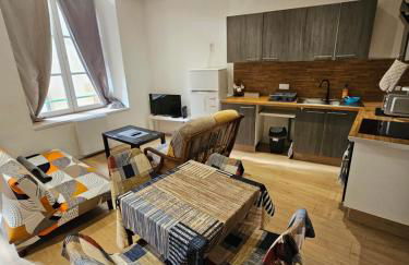 T3 entier confortable Centre historique de Montluçon Gare à 10 min à pied 6 personnes - Foto 8