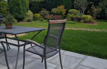 Artist's Hawkhurst Home with Heated Pool & Sauna - Foto 47