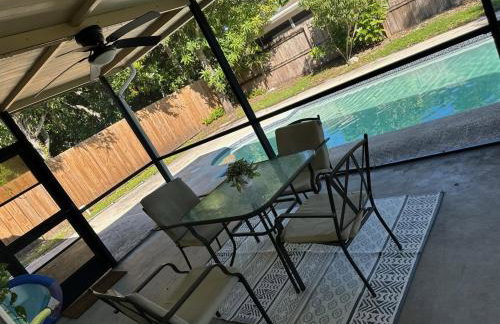 Whole House+Renovated+Pool+Lanai+BBQ+Close to All - Foto 30