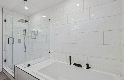 3-BD 3-BA Bungalow ft Backyard w Deck & Firepit - Foto 26