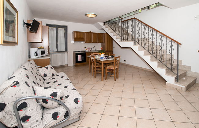 2 bedroom Apartment in Bardolino with swimming pool and garden - Photo 3