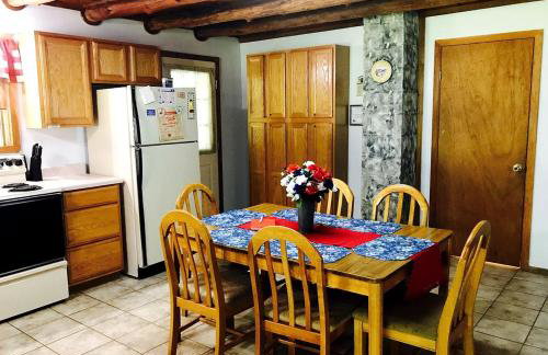 Pet-Friendly Cabin Retreat in the Ozarks of Scenic Newton County, Arkansas - Foto 8