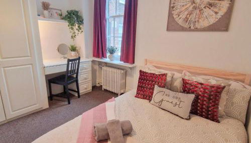 2-Bed Apartment I Hyde Park I Central London - Foto 2, towels, wardrobe