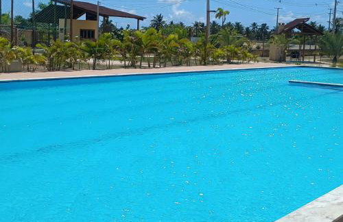 Linda casa em condomínio fechado - Foto 1