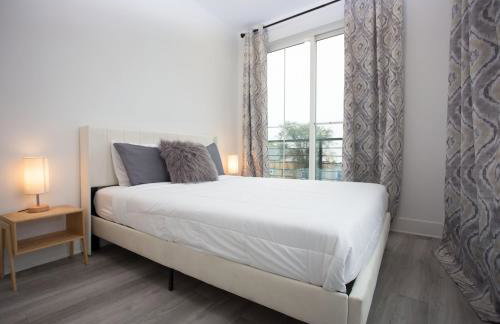 It's a Corner unit with cool City Skyline views! - Foto 11