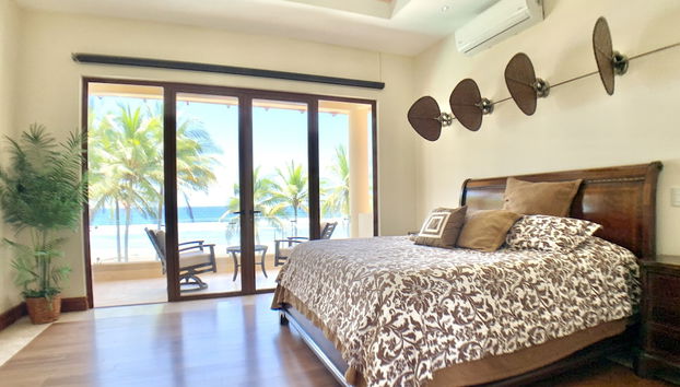 Luxury Villa on The Beach - Hermosa Palms 10A by RedAwning - Foto 4, Habitación