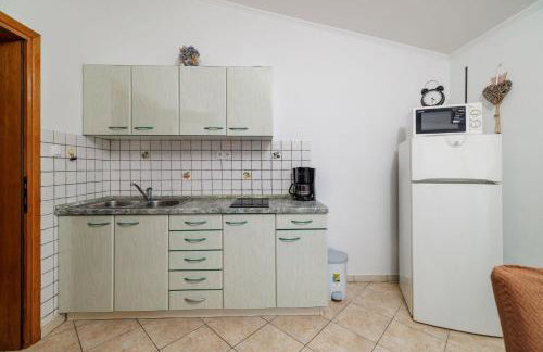 Apartments By the sea in Lopar - Photo 7