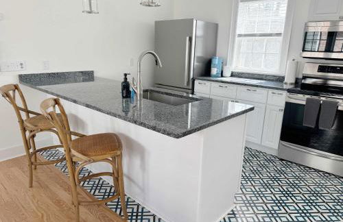 Sunny & Playful Carriage House in Downtown Savannah Stay Here and Walk Everywhere - Foto 35