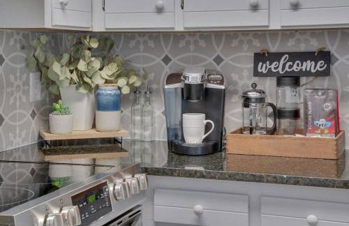 Cozy Fully-Renovated 2 BRM 2 Bath Near North Hills - Foto 15