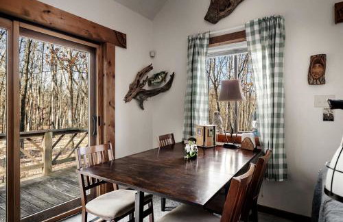 Lustrous Lakefront Cabin Oasis near Lake Ferndale in West Virginia - Foto 6