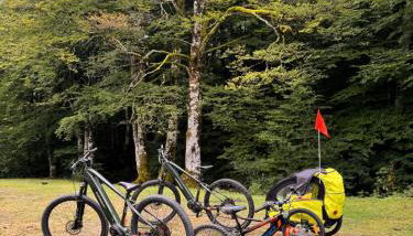 La central de Azparren, junto a la Selva de Irati - Foto 3