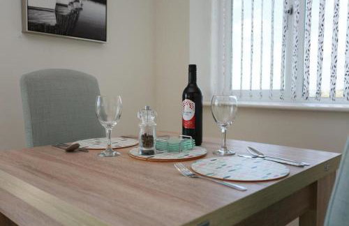 LATITUDE WEST by BOURNECOAST - An Impressive Holiday Apartment with FANTASTIC SEA VIEWS, a Balcony and Parking - FM6180 - Foto 9