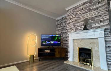 Charming 3 BR - NEC HS2- Long Stays Wifi Parking Airport - Foto 33