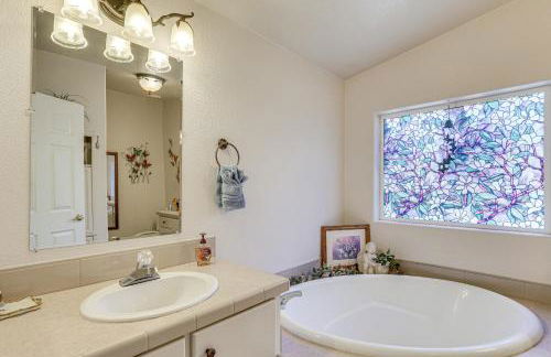 Waterfront Shady Cove Home with Fishing Deck! - Foto 29