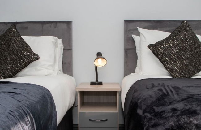 Immaculate 5-bed House in the City Centre Ashford - Photo 14