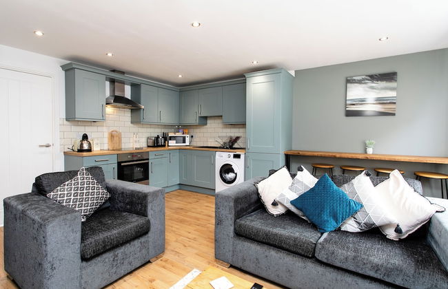 Portland Apartments 198 - Photo 3