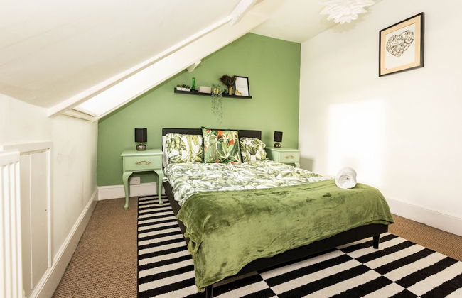 5-bed House With Distant sea Views in Plymouth - Foto 7