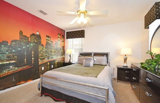 Pine Forest Chateau 5 Bedroom Home by RedAwning - Photo 10