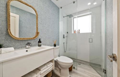 Lux Designer Apt 2BR and 2BA in the Heart of MIA Beach - Foto 17