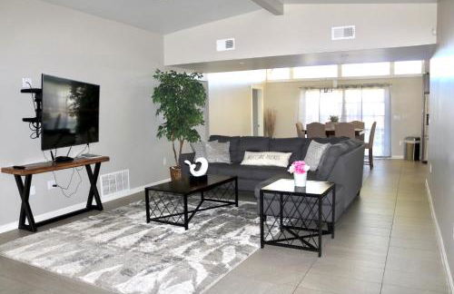 Modern Mini Golf Oasis - Foto 10