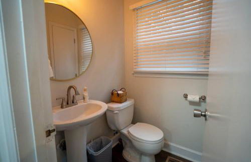 Fire pit - 6 Min to North Hills - Screened Porch - Foto 20