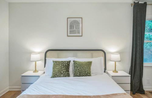 Centrally Located 4BD Home BBQ Downtown Nearby - Foto 5