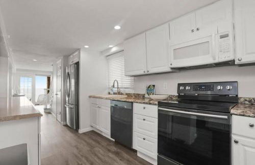 Pet Friendly Milford Beachfront Home - Foto 16