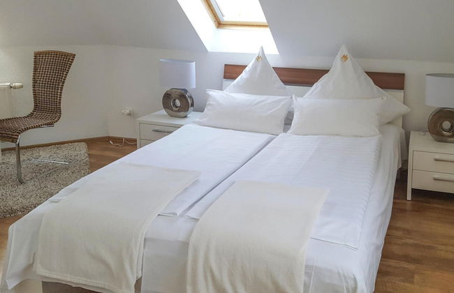 Large, Comfortable Holiday Villa, Private Garden - Photo 9