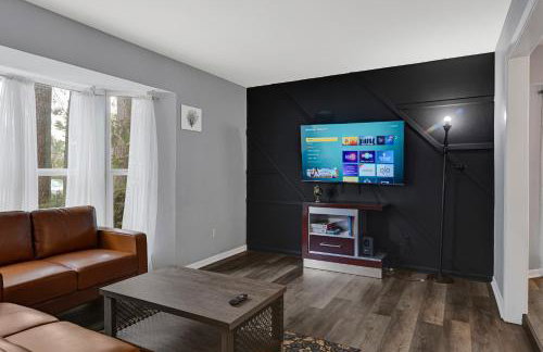 Home for summer with pool, pool table, outdoor kitchen,patio and balcony - Foto 3